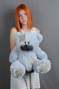 маленький серый мишка тедди